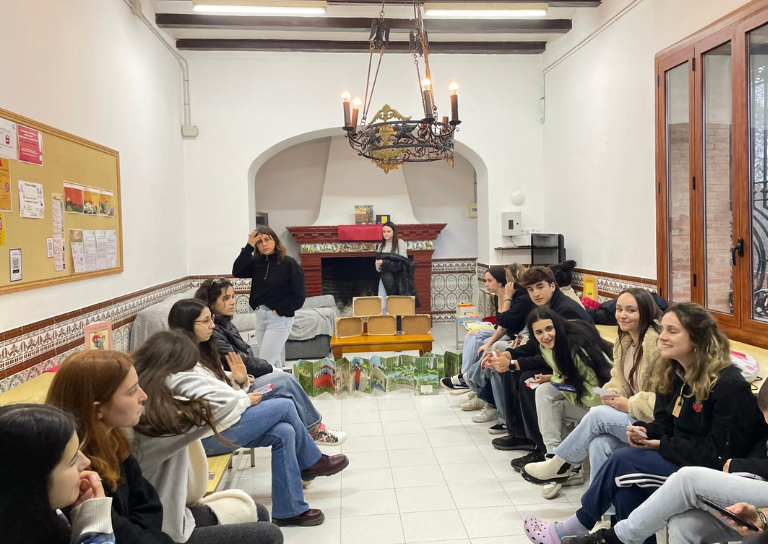 Imatge on veiem alumnes